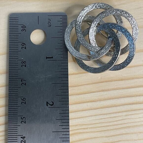 Vintage Silver-Tone Interlocking Circle Brooch Pin - Picture 4 of 7